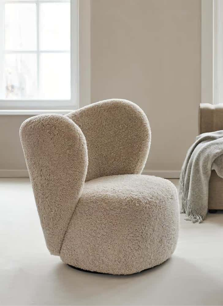 NOR11 Little Big Chair Fuzzy Upholstered