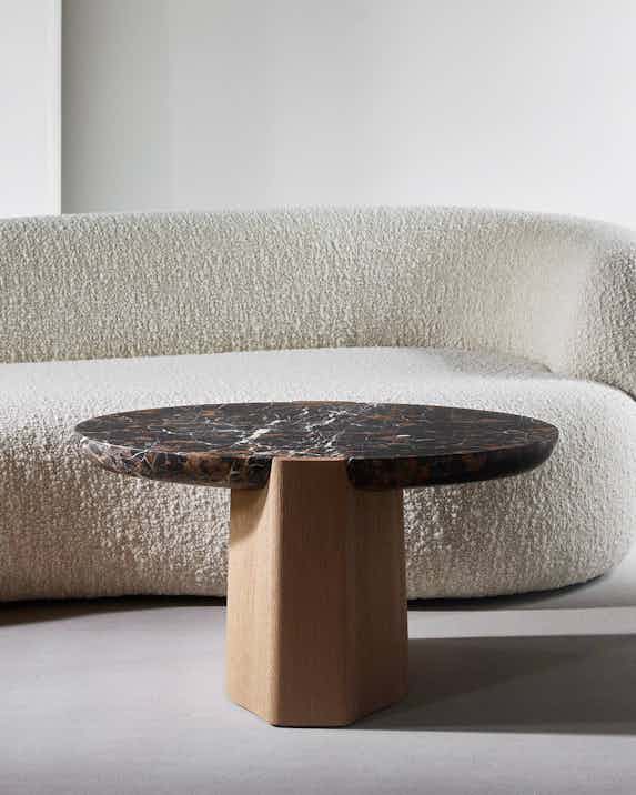 Particuliere akra coffee table final