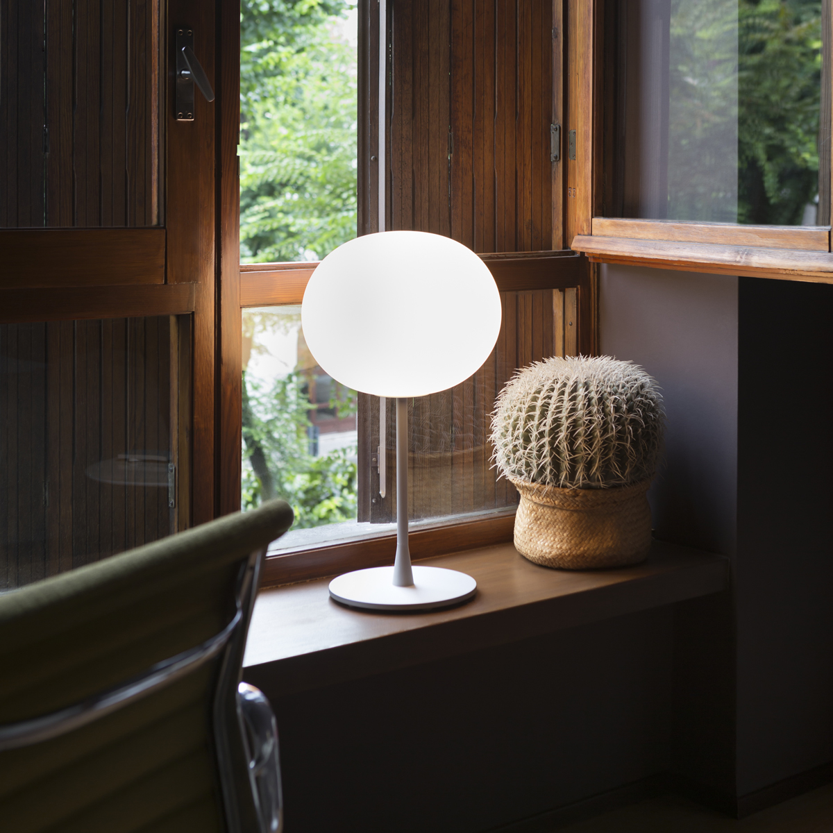 Flos glo ball sales table lamp